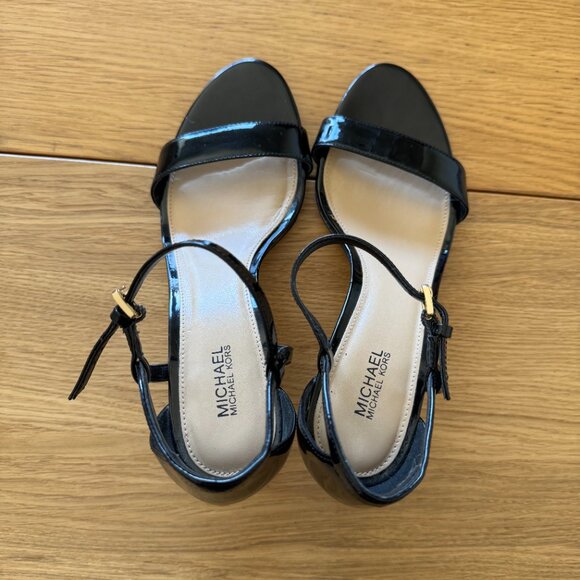 Michael Kors Simone Patent Heel - Picture 5 of 8